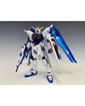 Maquette Gundam - Freedom Gundam Solid Clear Exclu Ichibankuji Gunpla MG 1/100 18cm